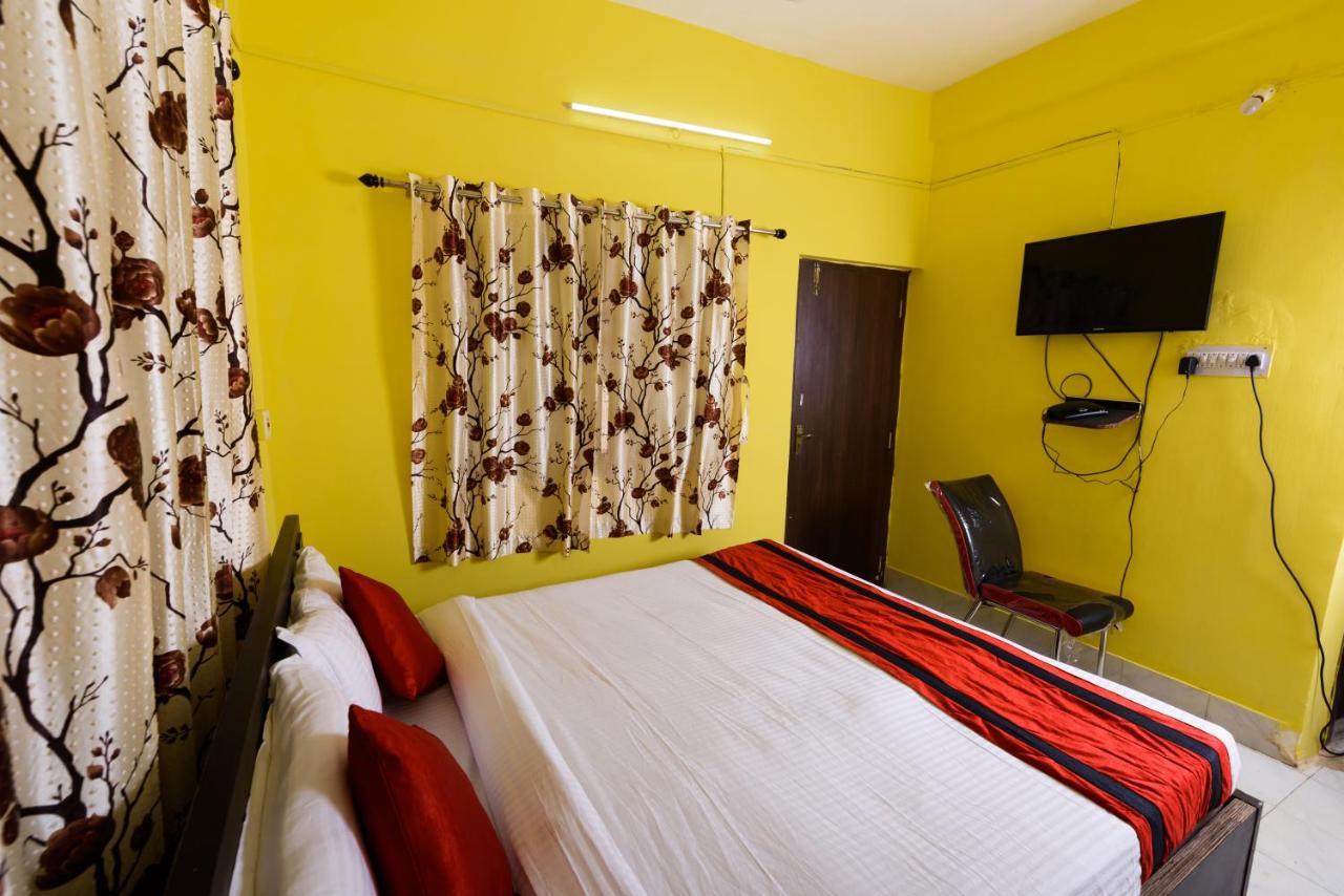 Sterling Baishakhi Hotel Kolkata Exterior photo